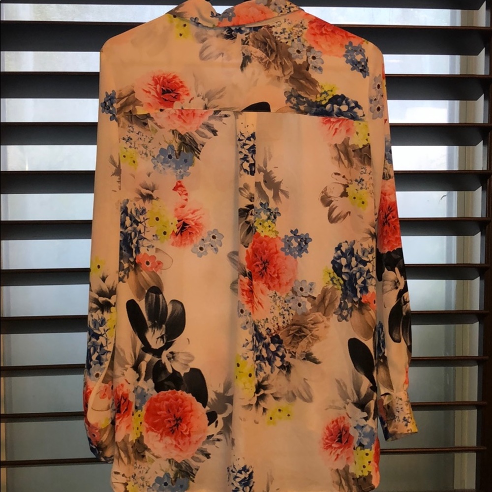 Flowered blouse - Picture 4 of 4
